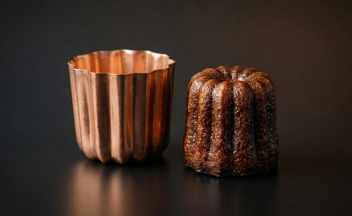 銅型で一つずつ焼き上げる米粉カヌレ